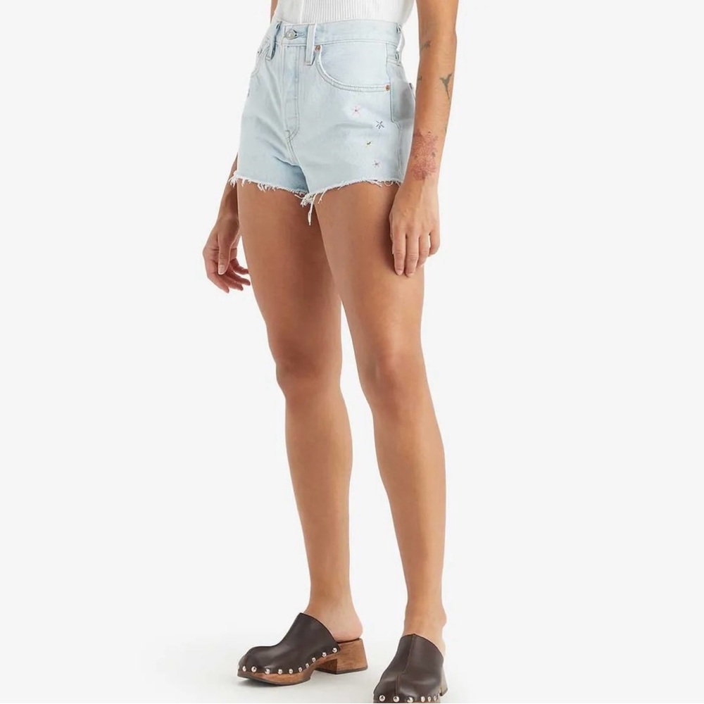 NWT Levi's BLOSSOM GARDEN Women's 501 Original High Rise Shorts size 28